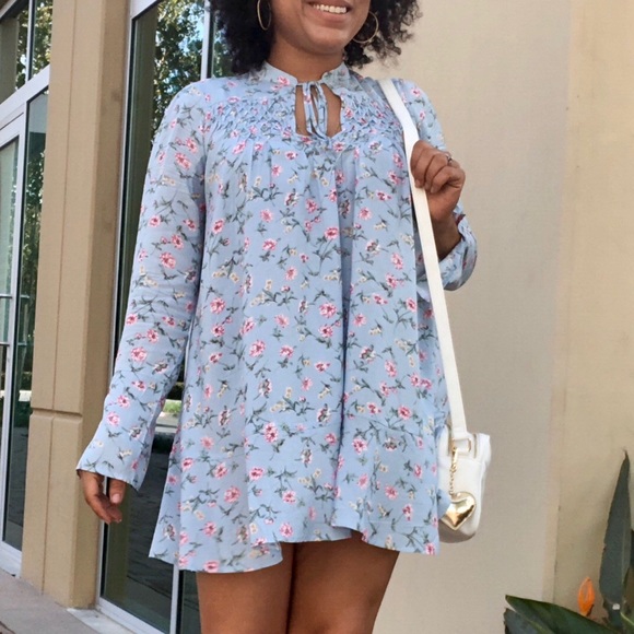 trendy boutique Dresses & Skirts - Pale blue floral dress w/high-neck tie